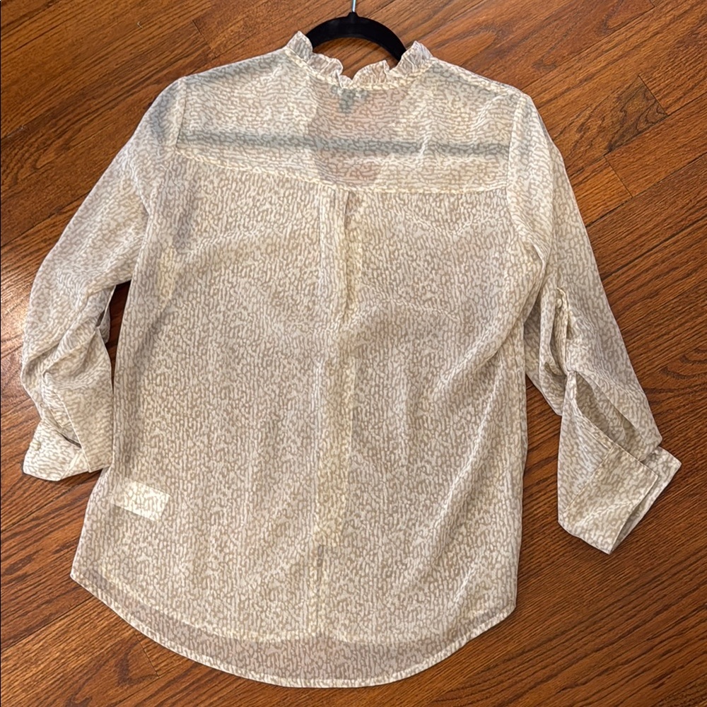 Express Cream Button-Up Blouse - Picture 4 of 4